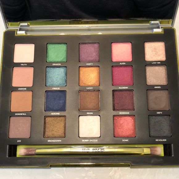 Urban Decay Vice 3 Eyeshadow Palette - Picture 4 of 6